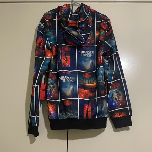NWT Stranger Things mens Large hoodie - Picture 2 of 4